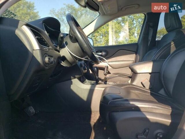 Джип Cherokee, об'ємом двигуна 3.2 л та пробігом 136 тис. км за 2800 $, фото 6 на Automoto.ua