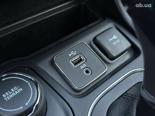 Джип Чероки, объемом двигателя 2.4 л и пробегом 44 тыс. км за 18500 $, фото 25 на Automoto.ua