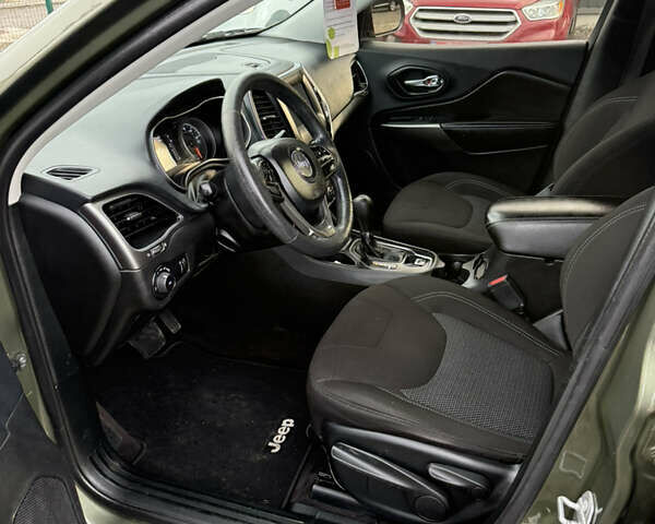 Джип Cherokee, об'ємом двигуна 2.4 л та пробігом 199 тис. км за 14000 $, фото 12 на Automoto.ua