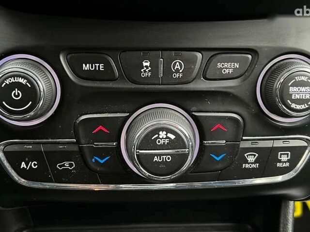 Джип Cherokee, об'ємом двигуна 0 л та пробігом 142 тис. км за 16999 $, фото 14 на Automoto.ua