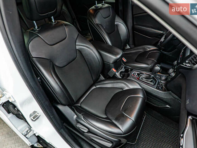 Джип Чероки, объемом двигателя 2.4 л и пробегом 114 тыс. км за 17339 $, фото 18 на Automoto.ua