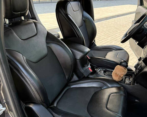 Джип Cherokee, об'ємом двигуна 2.36 л та пробігом 214 тис. км за 15999 $, фото 12 на Automoto.ua