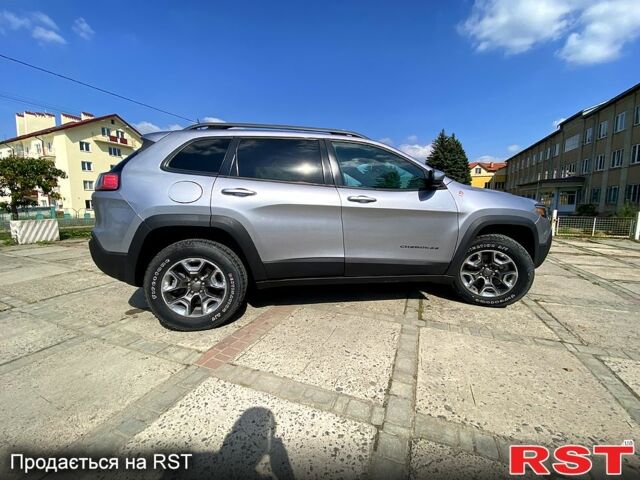 Джип Cherokee, об'ємом двигуна 3.2 л та пробігом 38 тис. км за 22000 $, фото 5 на Automoto.ua