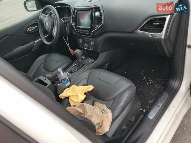 Джип Чероки, объемом двигателя 2 л и пробегом 66 тыс. км за 2150 $, фото 7 на Automoto.ua