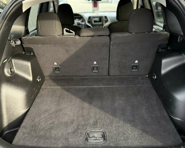 Джип Cherokee, об'ємом двигуна 2.4 л та пробігом 199 тис. км за 14000 $, фото 6 на Automoto.ua