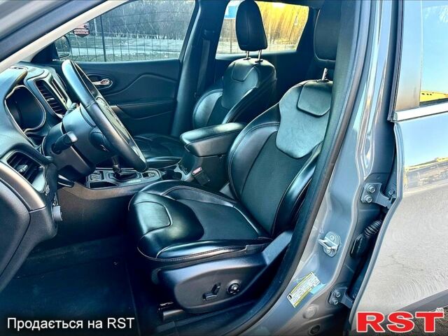 Джип Cherokee, об'ємом двигуна 24 л та пробігом 140 тис. км за 15999 $, фото 4 на Automoto.ua