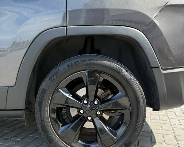 Джип Cherokee, об'ємом двигуна 2.36 л та пробігом 214 тис. км за 15999 $, фото 22 на Automoto.ua