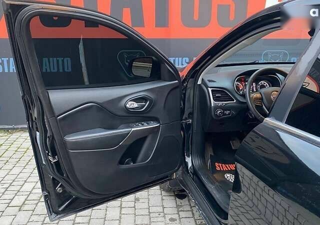 Джип Cherokee, об'ємом двигуна 0 л та пробігом 142 тис. км за 17000 $, фото 12 на Automoto.ua