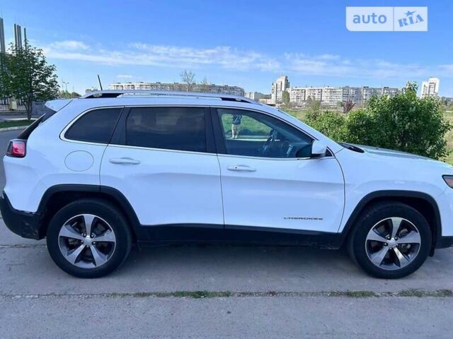 Джип Cherokee, об'ємом двигуна 3.2 л та пробігом 49 тис. км за 22000 $, фото 10 на Automoto.ua