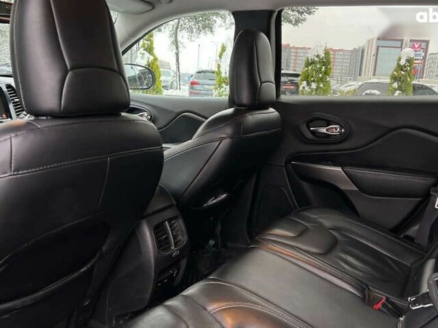 Джип Cherokee, об'ємом двигуна 0 л та пробігом 142 тис. км за 16999 $, фото 20 на Automoto.ua