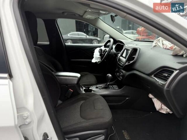 Джип Cherokee, об'ємом двигуна 2.36 л та пробігом 183 тис. км за 9999 $, фото 25 на Automoto.ua