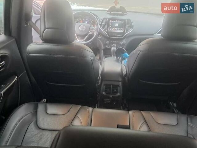 Джип Чероки, объемом двигателя 2.36 л и пробегом 32 тыс. км за 22000 $, фото 3 на Automoto.ua
