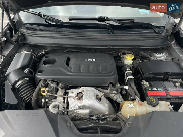 Джип Cherokee, об'ємом двигуна 2 л та пробігом 104 тис. км за 16000 $, фото 20 на Automoto.ua