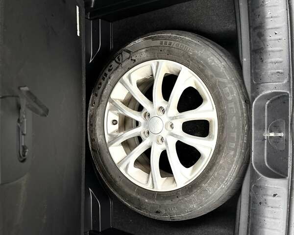 Джип Cherokee, об'ємом двигуна 2.36 л та пробігом 183 тис. км за 9999 $, фото 12 на Automoto.ua