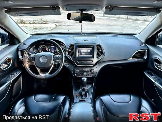 Джип Cherokee, об'ємом двигуна 24 л та пробігом 140 тис. км за 15999 $, фото 8 на Automoto.ua