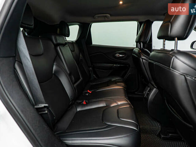 Джип Чероки, объемом двигателя 2.4 л и пробегом 114 тыс. км за 17339 $, фото 19 на Automoto.ua