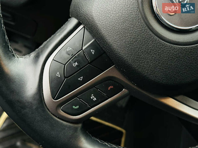 Джип Cherokee, об'ємом двигуна 3.24 л та пробігом 54 тис. км за 19500 $, фото 28 на Automoto.ua