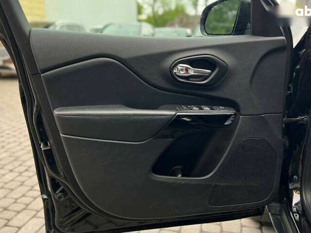 Джип Чероки, объемом двигателя 0 л и пробегом 158 тыс. км за 17500 $, фото 8 на Automoto.ua