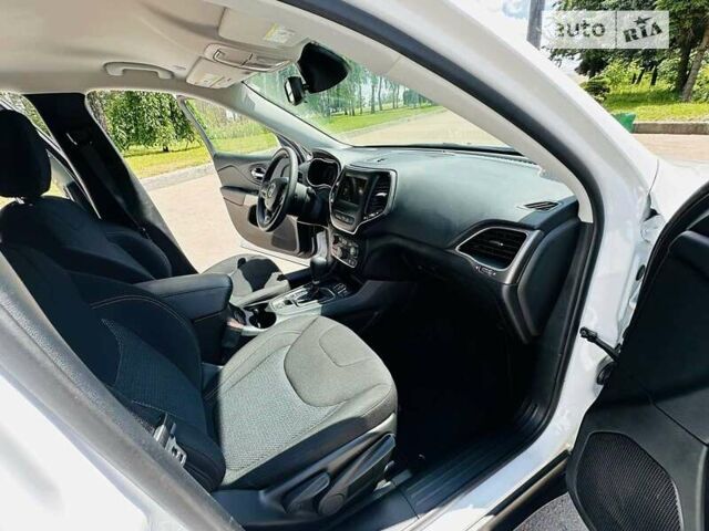 Джип Чероки, объемом двигателя 2.4 л и пробегом 27 тыс. км за 17700 $, фото 26 на Automoto.ua