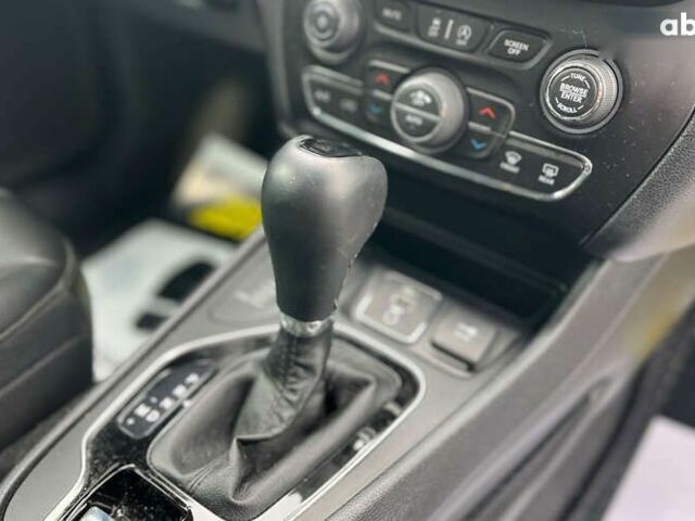 Джип Чероки, объемом двигателя 2.4 л и пробегом 16 тыс. км за 19400 $, фото 14 на Automoto.ua