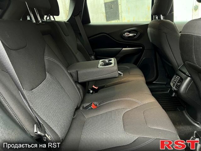 Джип Cherokee, об'ємом двигуна 2.4 л та пробігом 54 тис. км за 16500 $, фото 11 на Automoto.ua