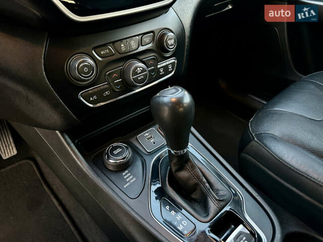 Джип Чероки, объемом двигателя 3.24 л и пробегом 159 тыс. км за 19300 $, фото 21 на Automoto.ua