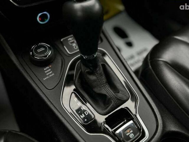 Джип Чероки, объемом двигателя 0 л и пробегом 158 тыс. км за 17500 $, фото 18 на Automoto.ua