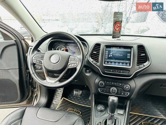 Джип Cherokee, об'ємом двигуна 3.24 л та пробігом 54 тис. км за 19500 $, фото 19 на Automoto.ua