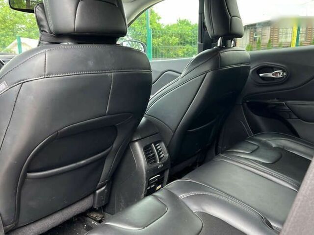 Джип Чероки, объемом двигателя 2.4 л и пробегом 16 тыс. км за 19400 $, фото 20 на Automoto.ua