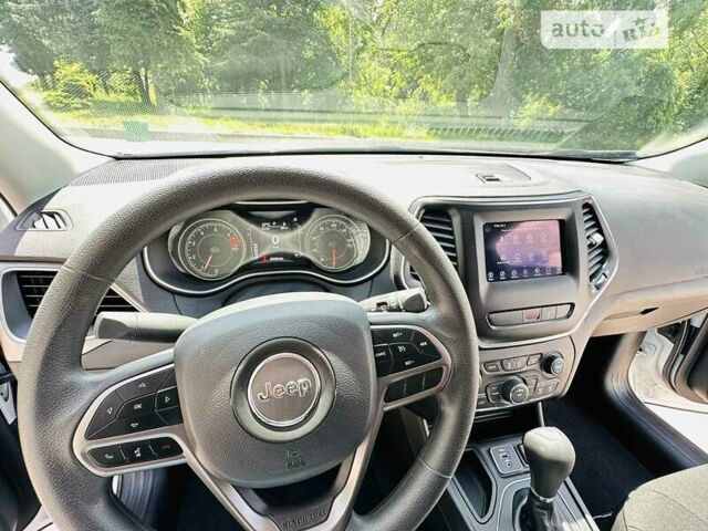 Джип Чероки, объемом двигателя 2.4 л и пробегом 27 тыс. км за 17700 $, фото 32 на Automoto.ua