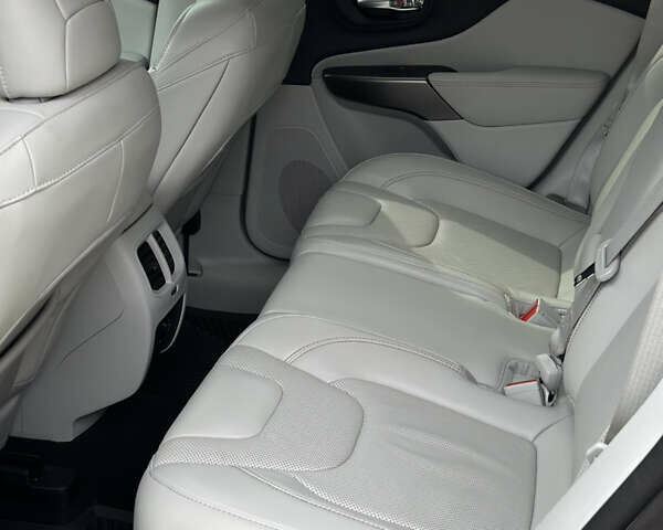 Джип Cherokee, об'ємом двигуна 3.24 л та пробігом 81 тис. км за 19000 $, фото 14 на Automoto.ua