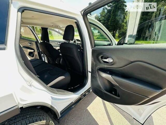 Джип Чероки, объемом двигателя 2.4 л и пробегом 27 тыс. км за 17700 $, фото 23 на Automoto.ua