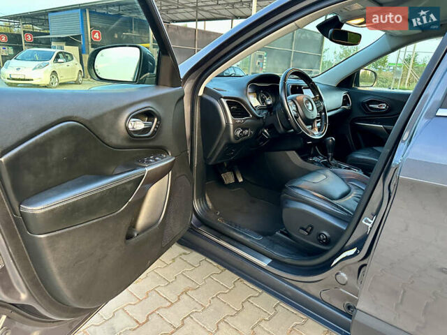 Джип Чероки, объемом двигателя 3.24 л и пробегом 159 тыс. км за 19300 $, фото 16 на Automoto.ua