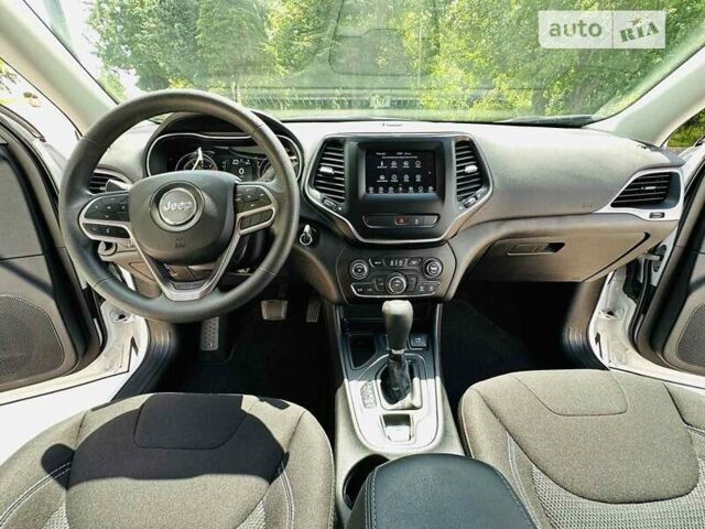 Джип Чероки, объемом двигателя 2.4 л и пробегом 27 тыс. км за 17700 $, фото 30 на Automoto.ua