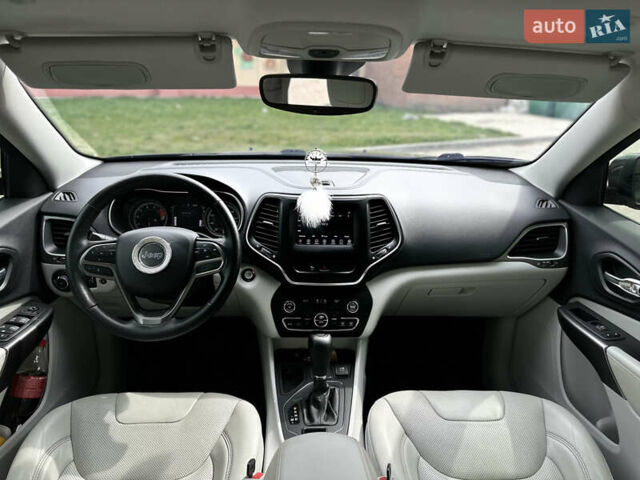 Джип Cherokee, об'ємом двигуна 3.24 л та пробігом 81 тис. км за 19000 $, фото 16 на Automoto.ua