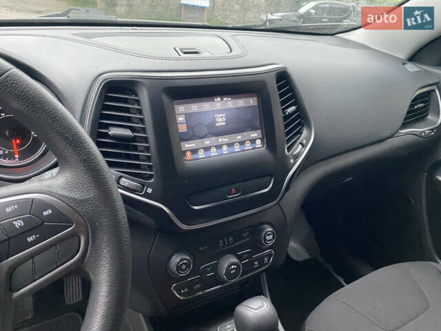 Джип Cherokee, об'ємом двигуна 2.36 л та пробігом 138 тис. км за 15000 $, фото 23 на Automoto.ua