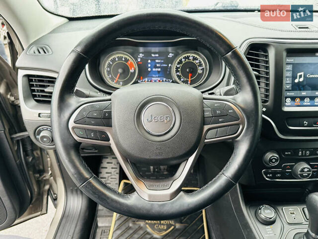 Джип Cherokee, об'ємом двигуна 3.24 л та пробігом 54 тис. км за 19500 $, фото 26 на Automoto.ua