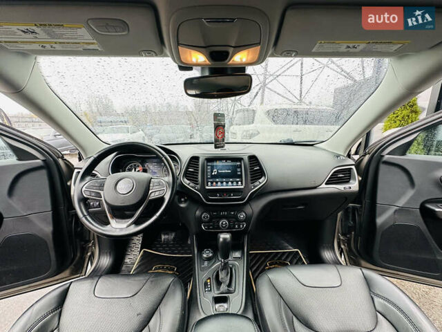 Джип Cherokee, об'ємом двигуна 3.24 л та пробігом 54 тис. км за 19500 $, фото 18 на Automoto.ua