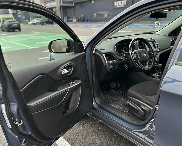 Джип Чероки, объемом двигателя 2.36 л и пробегом 80 тыс. км за 15300 $, фото 10 на Automoto.ua