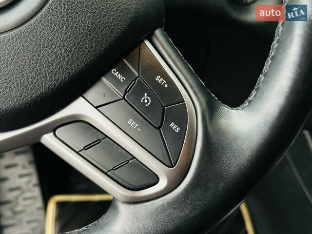 Джип Cherokee, об'ємом двигуна 3.24 л та пробігом 54 тис. км за 19500 $, фото 29 на Automoto.ua