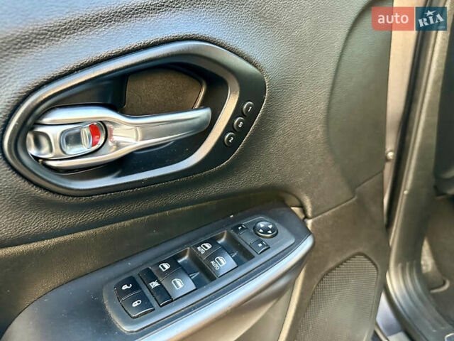 Джип Чероки, объемом двигателя 3.24 л и пробегом 159 тыс. км за 19300 $, фото 17 на Automoto.ua