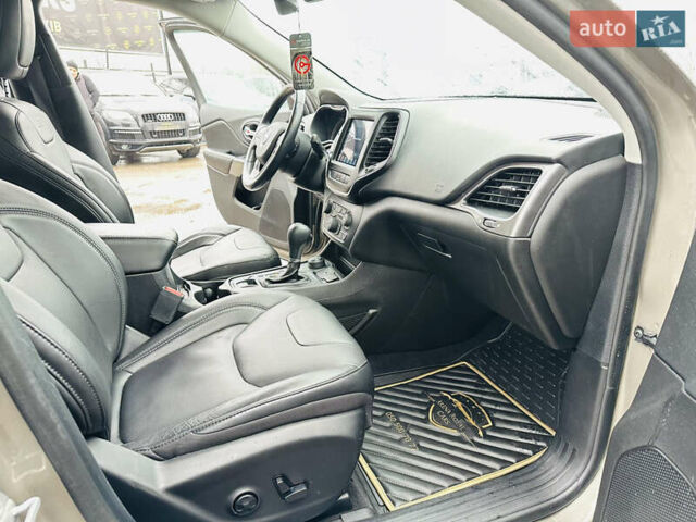 Джип Cherokee, об'ємом двигуна 3.24 л та пробігом 54 тис. км за 19500 $, фото 22 на Automoto.ua