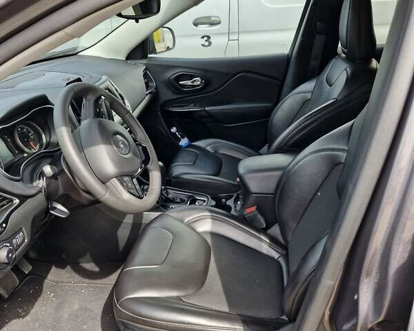 Джип Чероки, объемом двигателя 2.36 л и пробегом 36 тыс. км за 21550 $, фото 5 на Automoto.ua