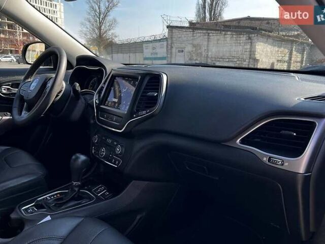 Джип Чероки, объемом двигателя 3.24 л и пробегом 87 тыс. км за 14000 $, фото 5 на Automoto.ua
