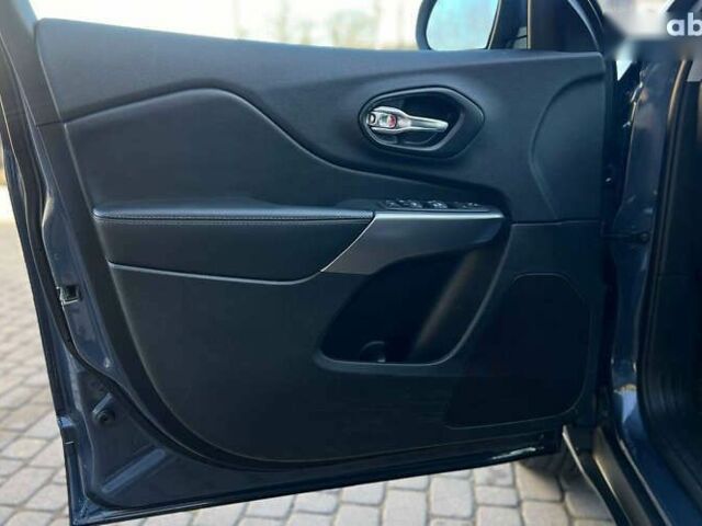 Джип Cherokee, об'ємом двигуна 2.4 л та пробігом 90 тис. км за 18500 $, фото 7 на Automoto.ua