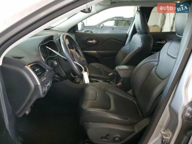 Джип Чероки, объемом двигателя 3.24 л и пробегом 70 тыс. км за 19000 $, фото 6 на Automoto.ua