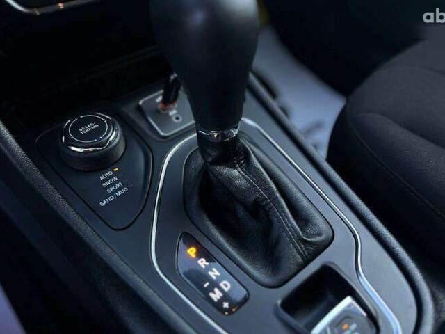 Джип Cherokee, об'ємом двигуна 2.4 л та пробігом 90 тис. км за 18500 $, фото 18 на Automoto.ua