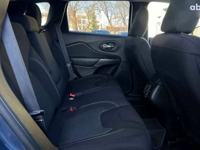 Джип Cherokee, об'ємом двигуна 2.4 л та пробігом 90 тис. км за 18500 $, фото 26 на Automoto.ua