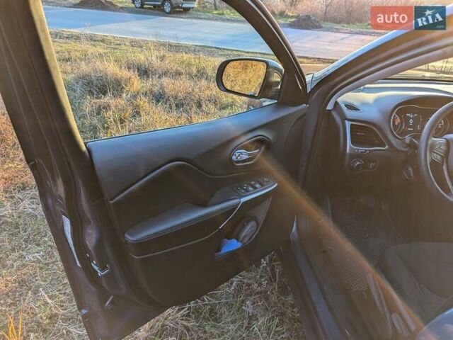 Джип Чероки, объемом двигателя 2.36 л и пробегом 90 тыс. км за 18800 $, фото 18 на Automoto.ua