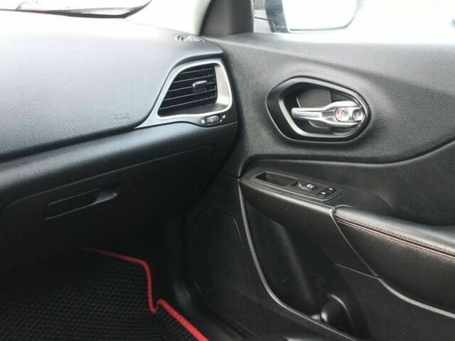 Джип Чероки, объемом двигателя 3.2 л и пробегом 77 тыс. км за 20900 $, фото 17 на Automoto.ua